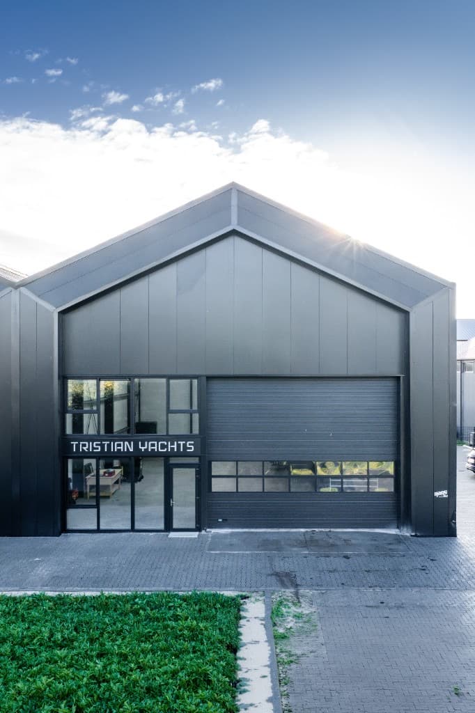 Facade of the Tristian Yachts facility in Grou